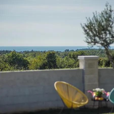 Gita Private Pool וילה Tinjan