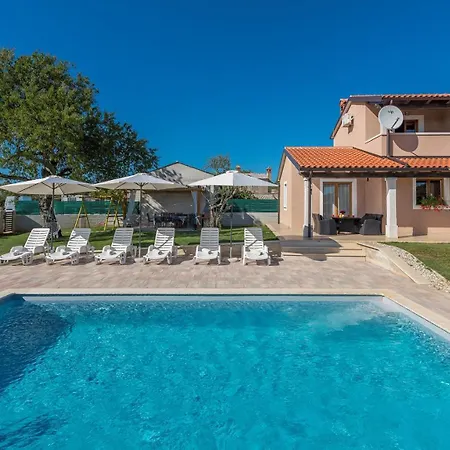 Gita Private Pool Villa Tinjan