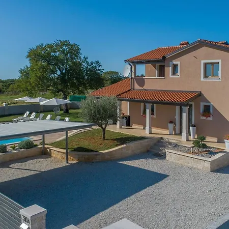 Gita Private Pool וילה