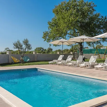 Gita Private Pool Villa Tinjan